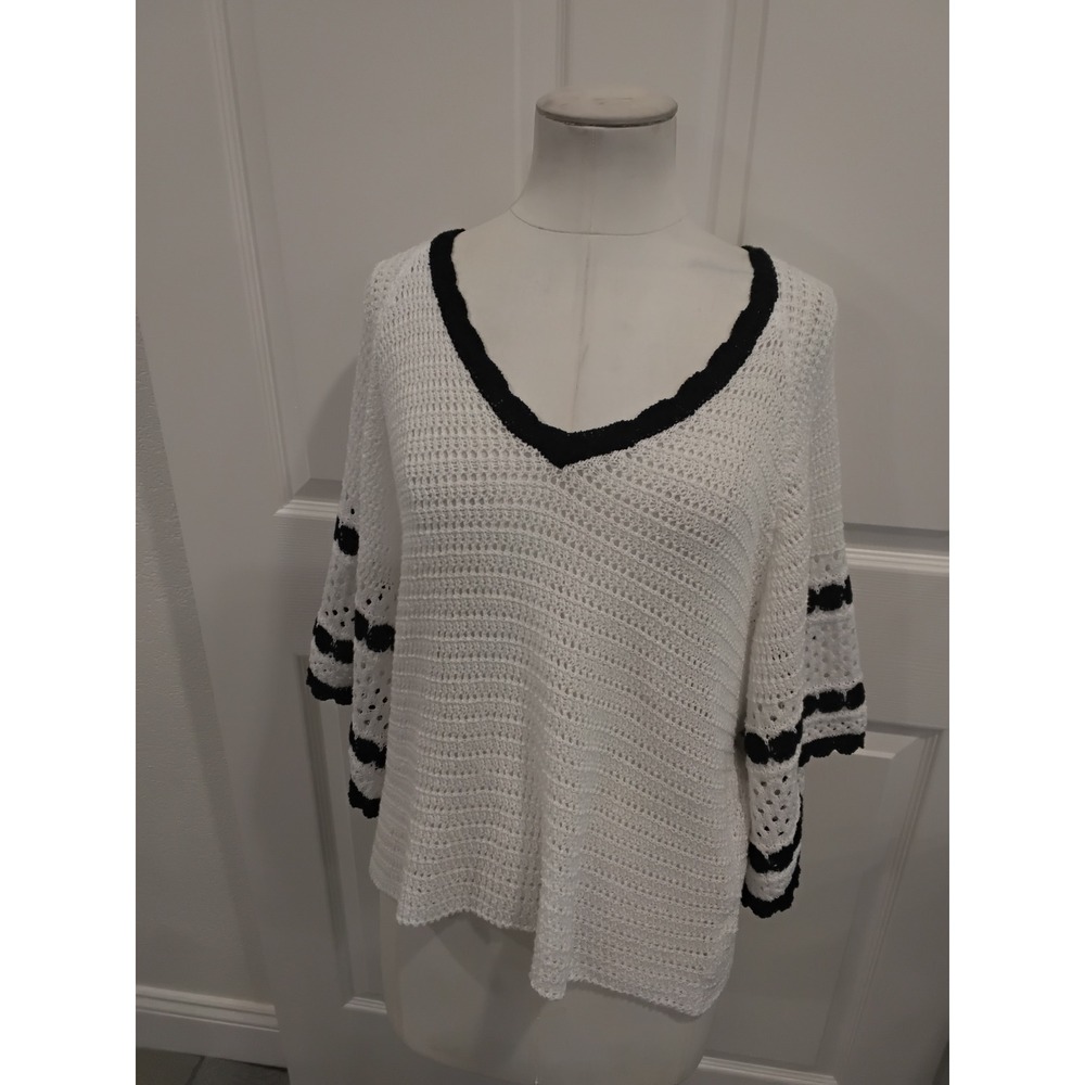 BIBI Crochet V Neck Bell Sleeve Sweater White Black Trim‎ Size L